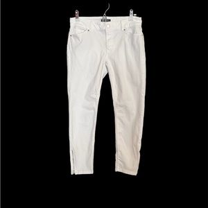 NWOT skinny white jeans by White House Black Market size 6